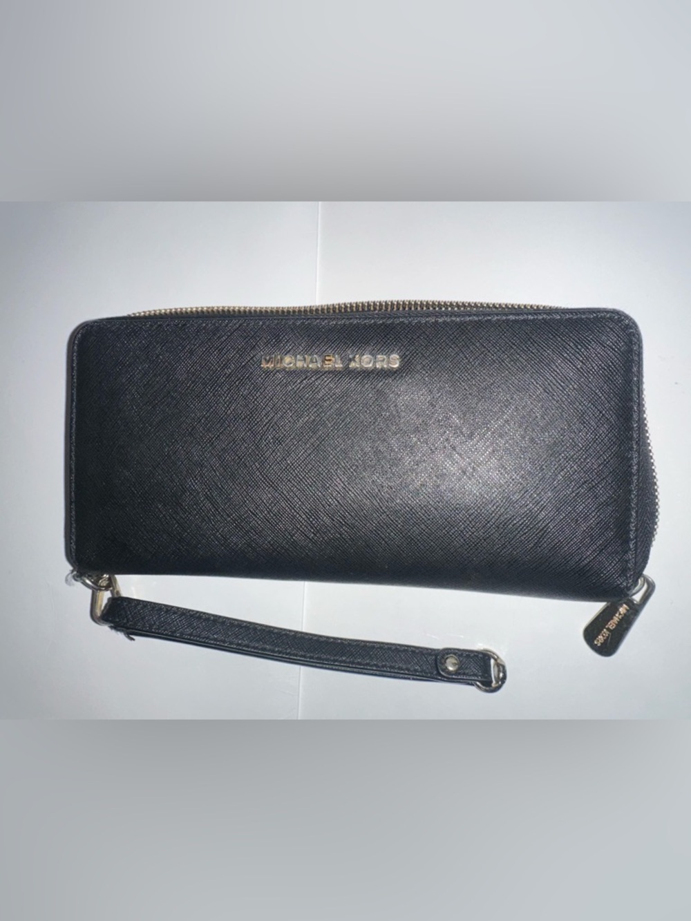 Michael Kors Black Zip-Around Leather Wristlet Wallet with Gold Hardware - Picture 2 of 11